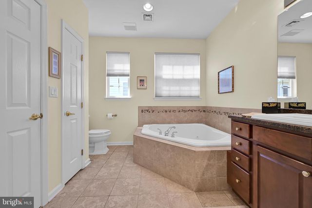 1546 EMERSON DR, Mount Joy, PA 17552