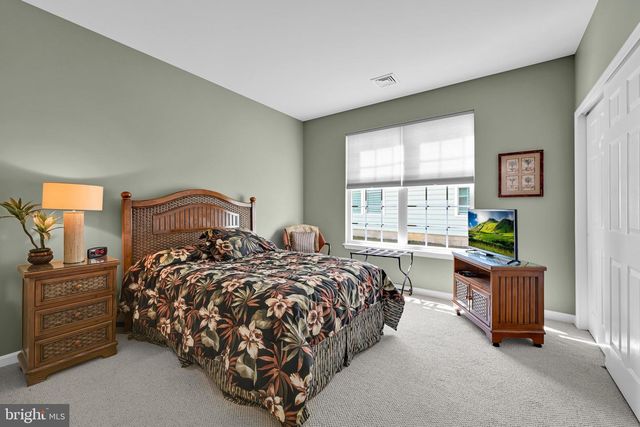 1546 EMERSON DR, Mount Joy, PA 17552