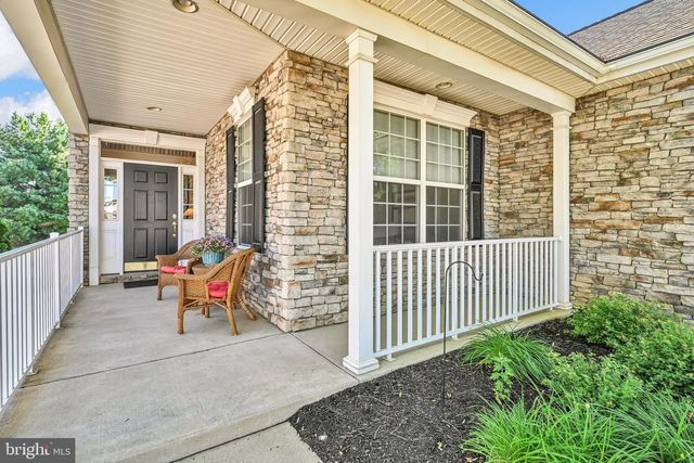 1546 EMERSON DR, Mount Joy, PA 17552
