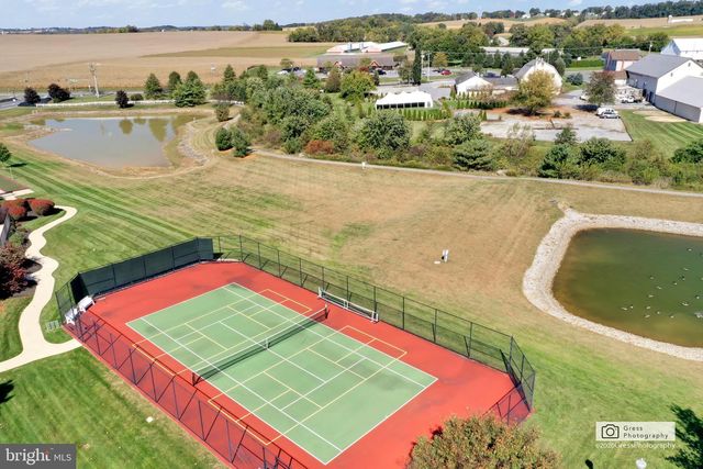 1546 EMERSON DR, Mount Joy, PA 17552