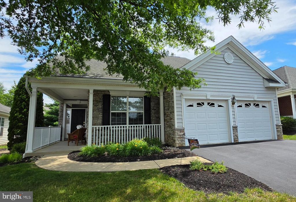 1546 EMERSON DR, Mount Joy, PA 17552