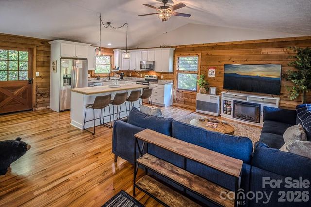 239 Dutch Treat Road, Banner Elk, NC 28504