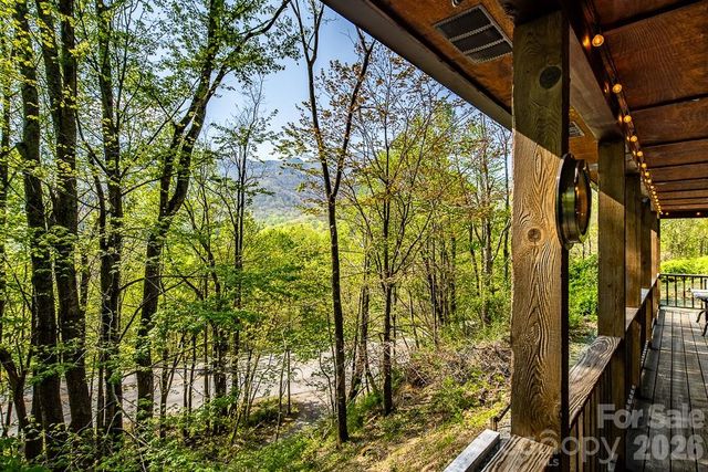239 Dutch Treat Road, Banner Elk, NC 28504
