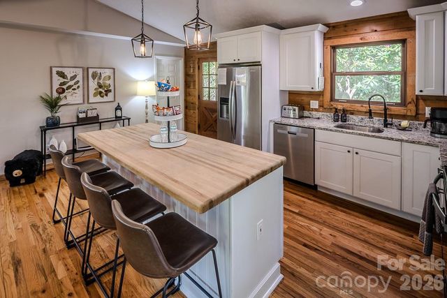 239 Dutch Treat Road, Banner Elk, NC 28504