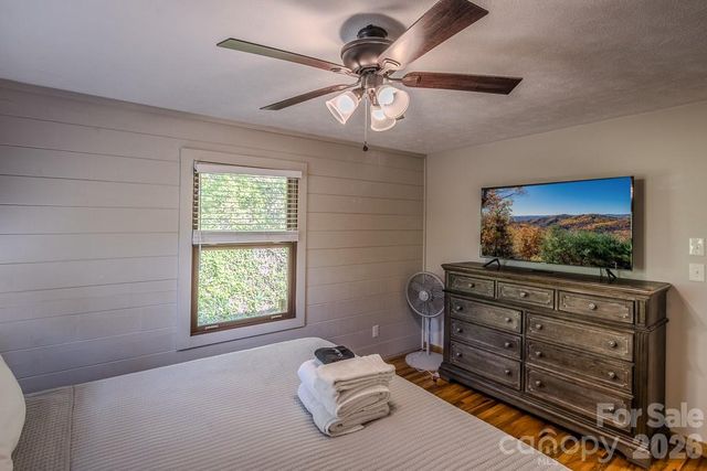 239 Dutch Treat Road, Banner Elk, NC 28504