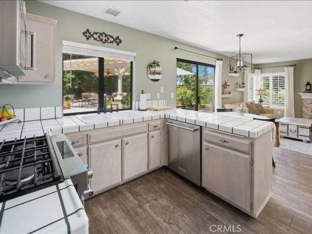 22648 Oxford, Saugus, CA 91350