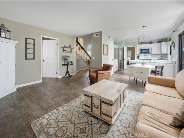 22648 Oxford, Saugus, CA 91350