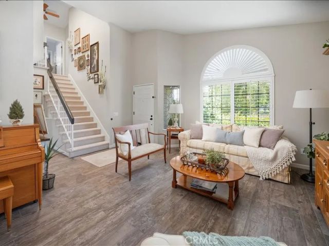 22648 Oxford, Saugus, CA 91350