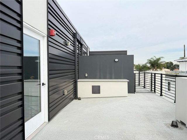 1729 S Barrington 3, Los Angeles, CA 90025