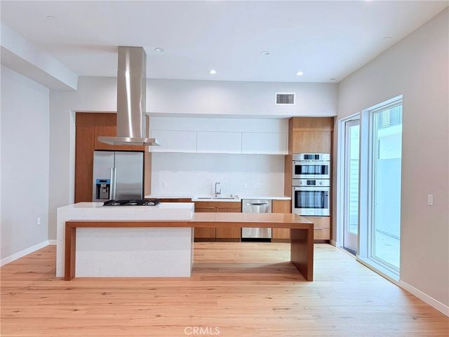 1729 S Barrington 3, Los Angeles, CA 90025