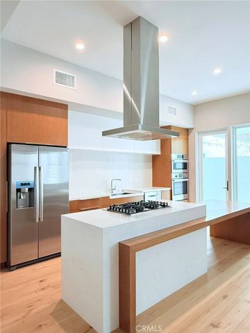 1729 S Barrington 3, Los Angeles, CA 90025