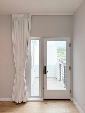 1729 S Barrington 3, Los Angeles, CA 90025