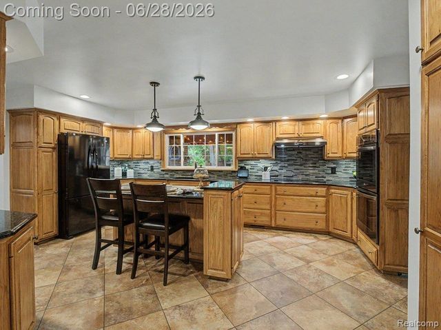 1010 Genesee Drive, Royal Oak, MI 48073