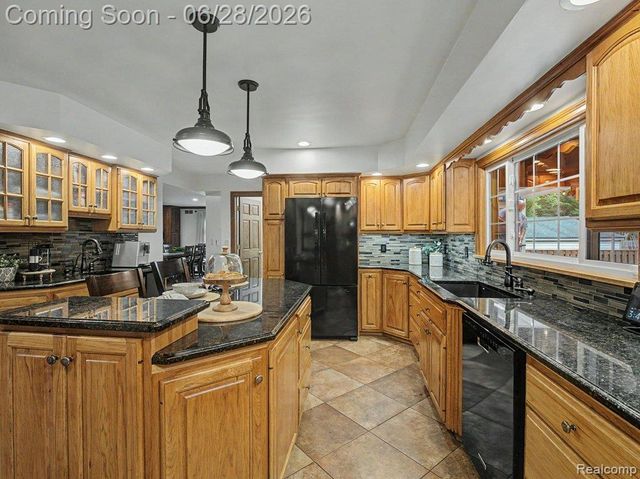 1010 Genesee Drive, Royal Oak, MI 48073