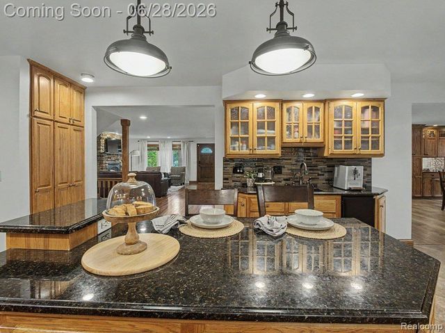 1010 Genesee Drive, Royal Oak, MI 48073