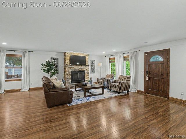 1010 Genesee Drive, Royal Oak, MI 48073