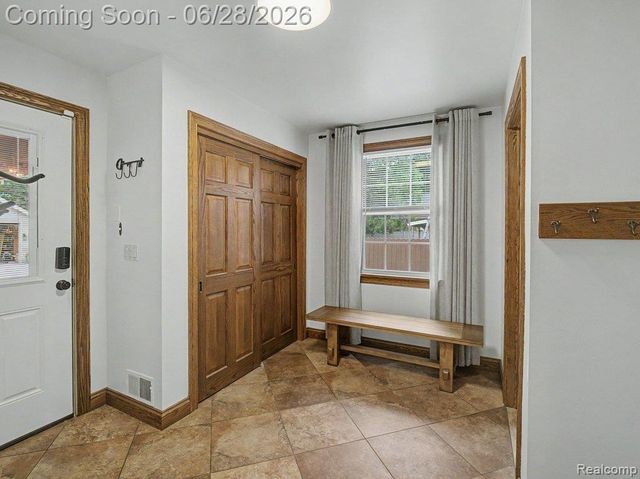 1010 Genesee Drive, Royal Oak, MI 48073