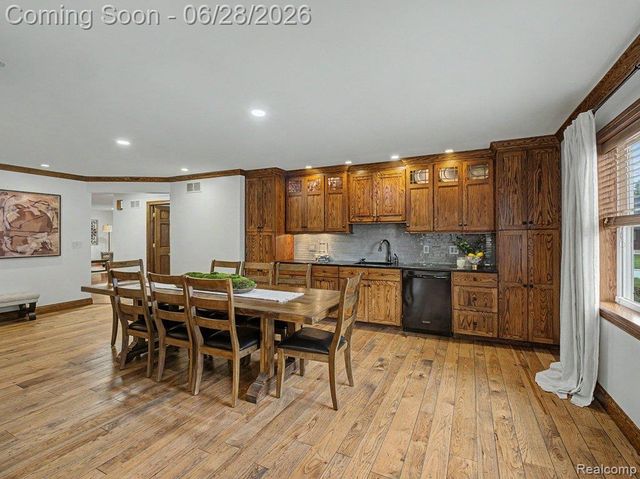 1010 Genesee Drive, Royal Oak, MI 48073