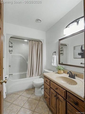1010 Genesee Drive, Royal Oak, MI 48073