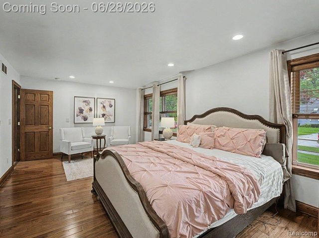 1010 Genesee Drive, Royal Oak, MI 48073