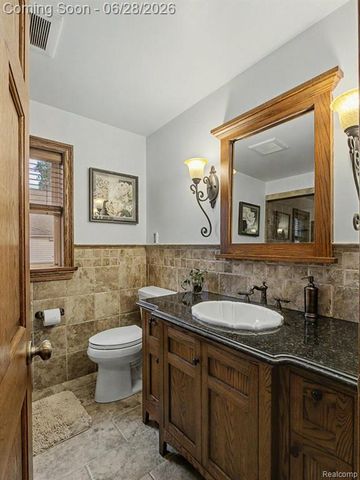 1010 Genesee Drive, Royal Oak, MI 48073