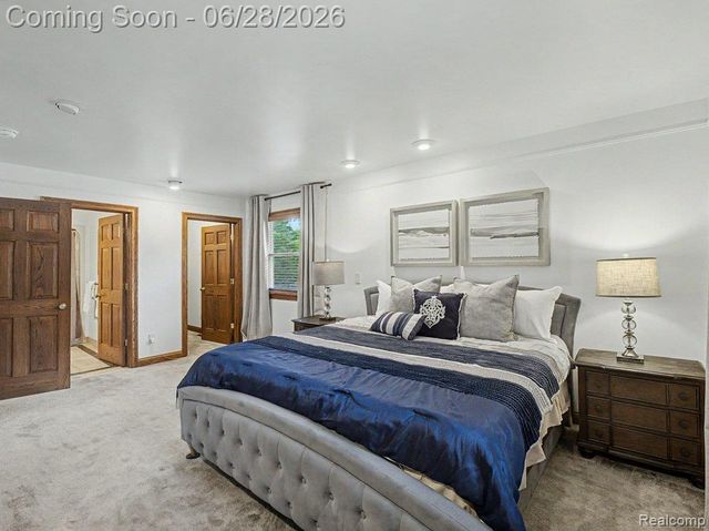 1010 Genesee Drive, Royal Oak, MI 48073
