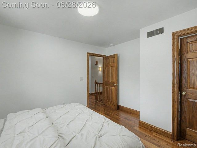 1010 Genesee Drive, Royal Oak, MI 48073