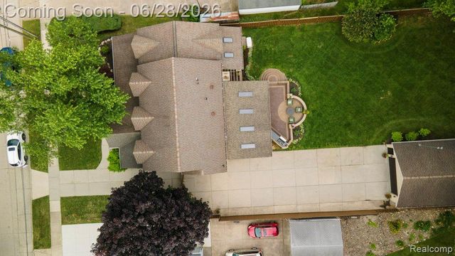 1010 Genesee Drive, Royal Oak, MI 48073