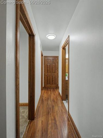 1010 Genesee Drive, Royal Oak, MI 48073