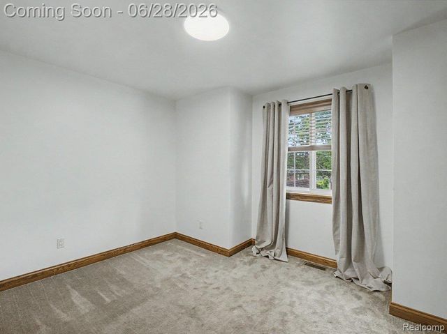 1010 Genesee Drive, Royal Oak, MI 48073