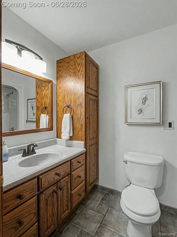 1010 Genesee Drive, Royal Oak, MI 48073