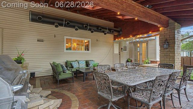 1010 Genesee Drive, Royal Oak, MI 48073
