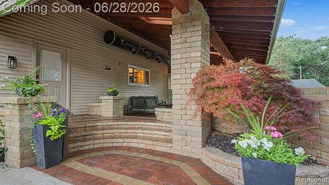 1010 Genesee Drive, Royal Oak, MI 48073