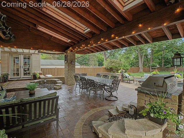 1010 Genesee Drive, Royal Oak, MI 48073
