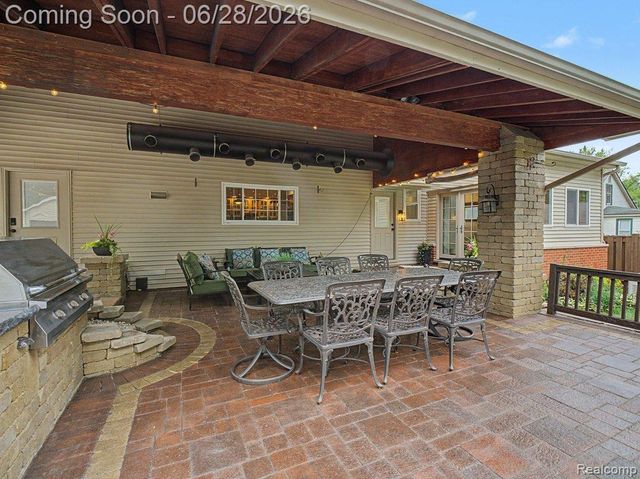 1010 Genesee Drive, Royal Oak, MI 48073