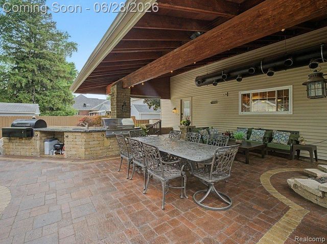 1010 Genesee Drive, Royal Oak, MI 48073