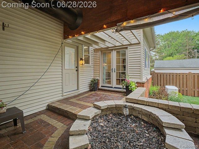 1010 Genesee Drive, Royal Oak, MI 48073