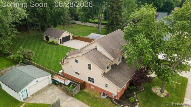 1010 Genesee Drive, Royal Oak, MI 48073