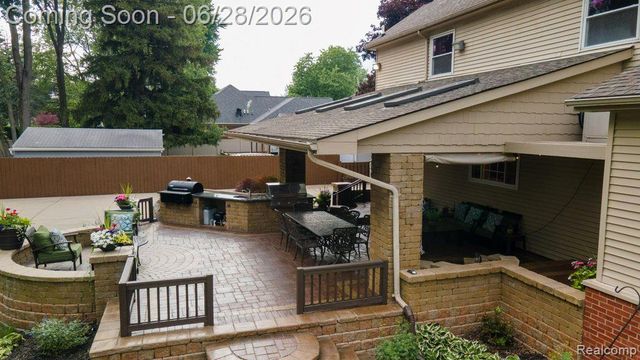1010 Genesee Drive, Royal Oak, MI 48073