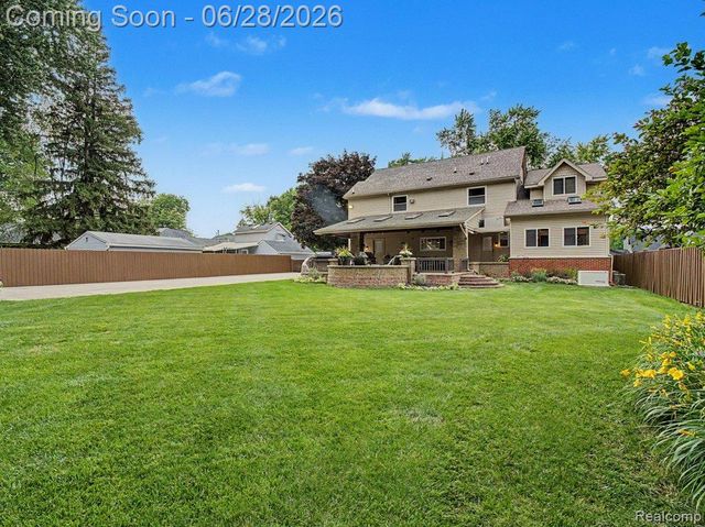 1010 Genesee Drive, Royal Oak, MI 48073