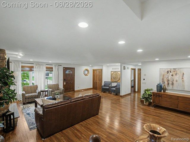 1010 Genesee Drive, Royal Oak, MI 48073