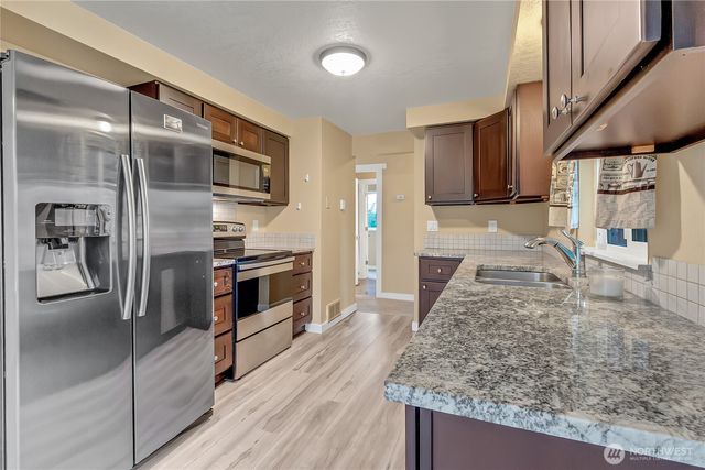 9310 Pinedrop Drive SE, Olympia, WA 98513