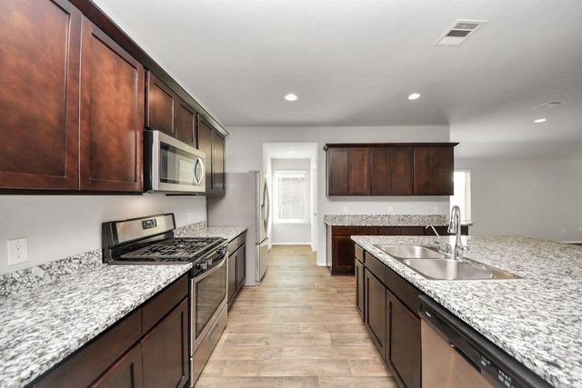 1702 Cooper Bluff Court, Richmond, TX 77469