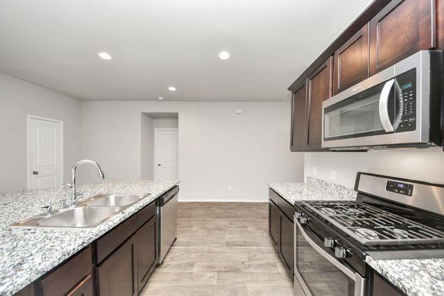 1702 Cooper Bluff Court, Richmond, TX 77469