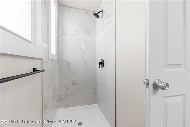 1232 W Michigan Avenue, Lansing, MI 48915