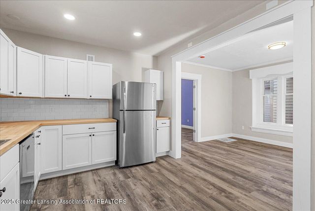 1232 W Michigan Avenue, Lansing, MI 48915