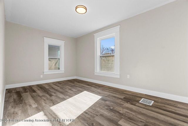 1232 W Michigan Avenue, Lansing, MI 48915