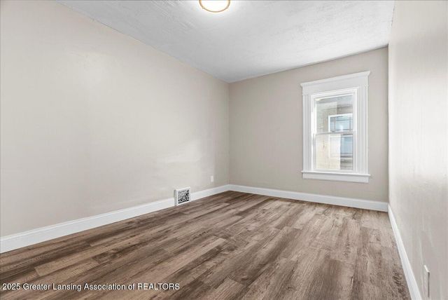 1232 W Michigan Avenue, Lansing, MI 48915