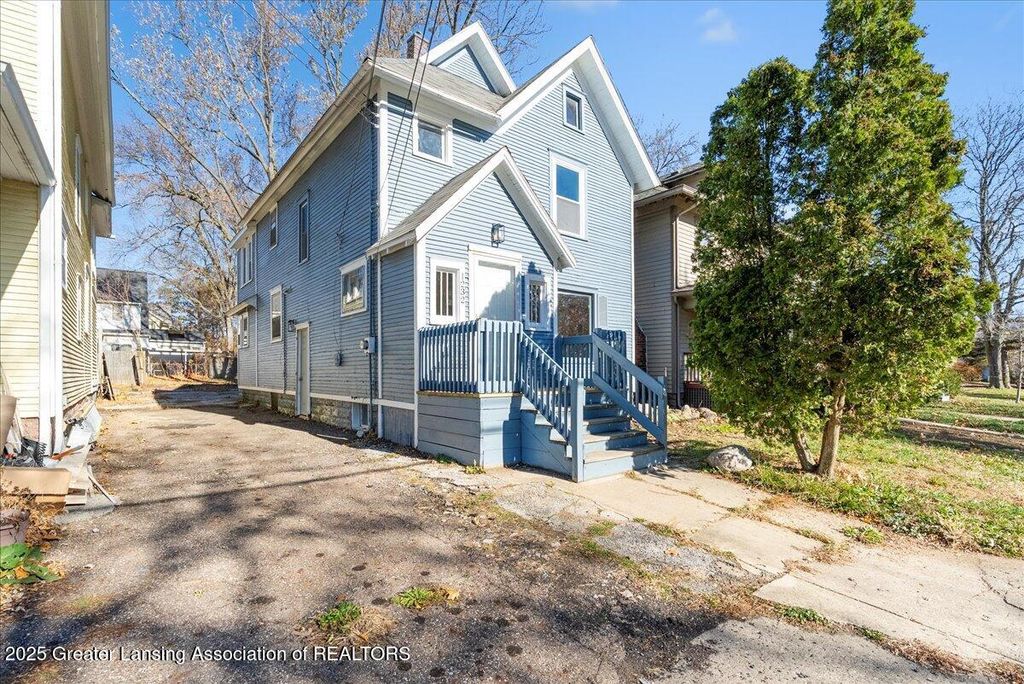 1232 W Michigan Avenue, Lansing, MI 48915