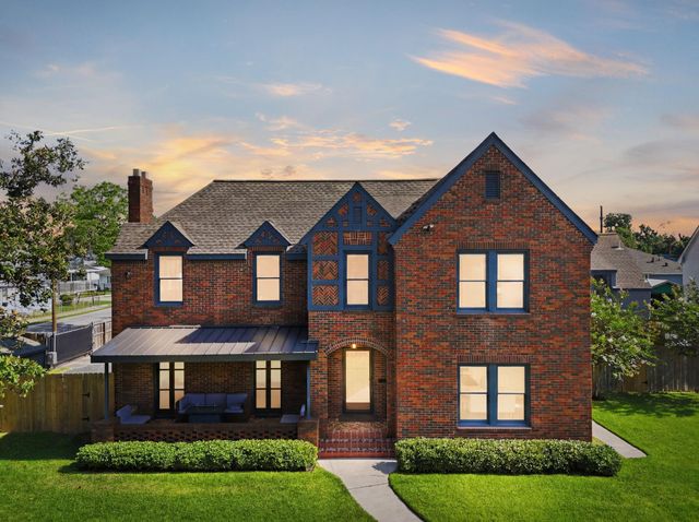 210 Coronado Street, Houston, TX 77009